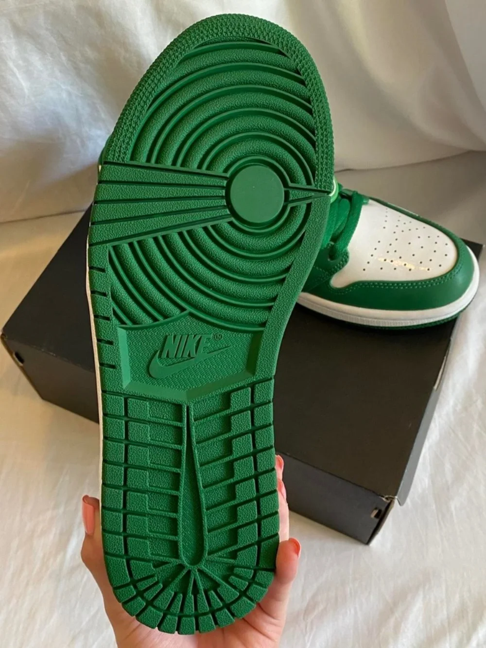 NEVER WORN Air Jordan 1 Low - Pine Green